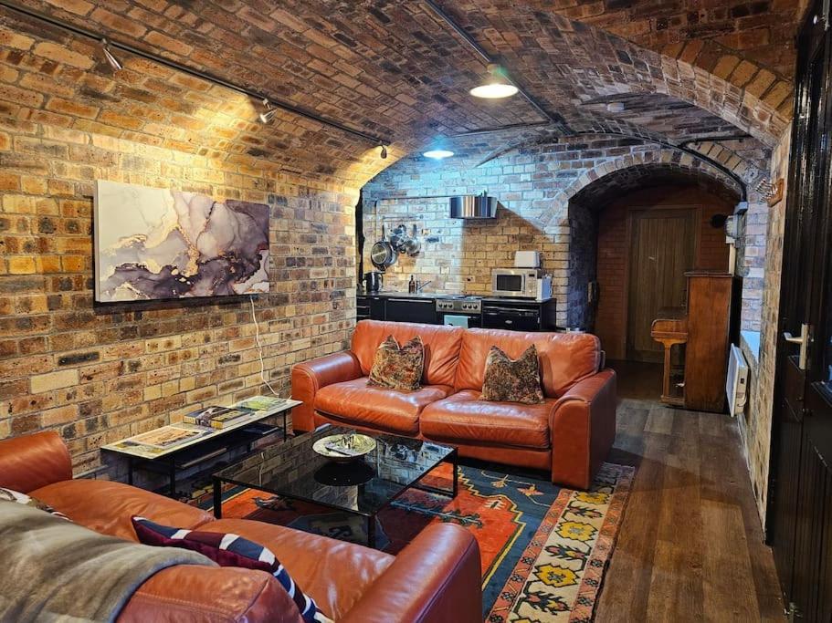 The Armoury: Stylish Ww1 Bunker Villa นอร์ท ควีนส์เฟอร์รี ภายนอก รูปภาพ