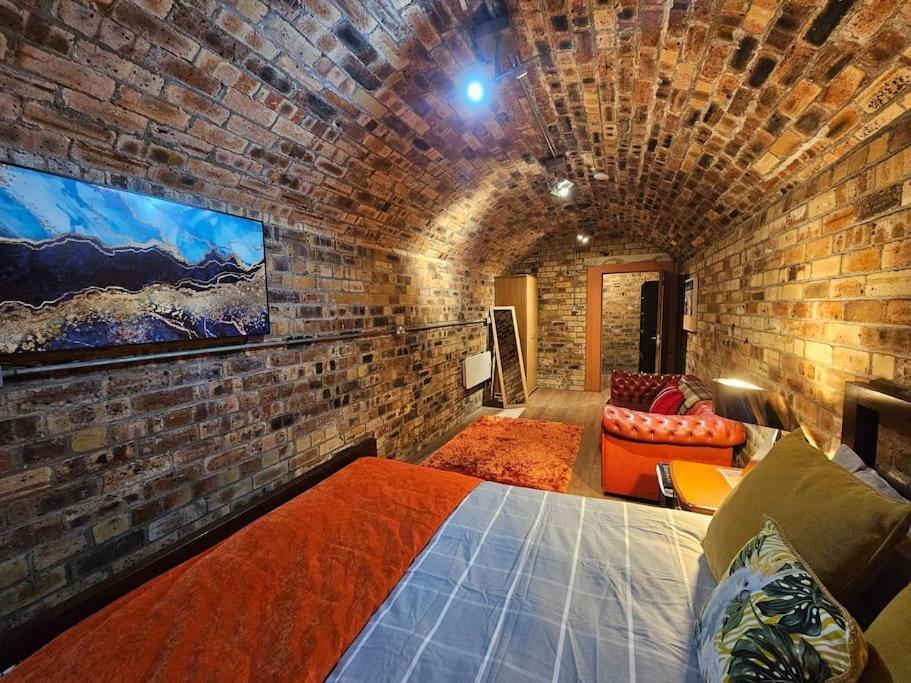 The Armoury: Stylish Ww1 Bunker Villa นอร์ท ควีนส์เฟอร์รี ภายนอก รูปภาพ